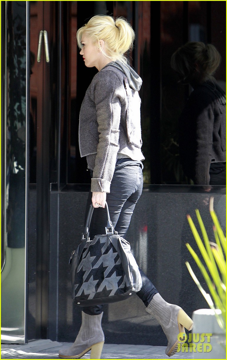 Gwen Stefani: 'Totally Obsessed' With Fashion Websites: Photo 2632022