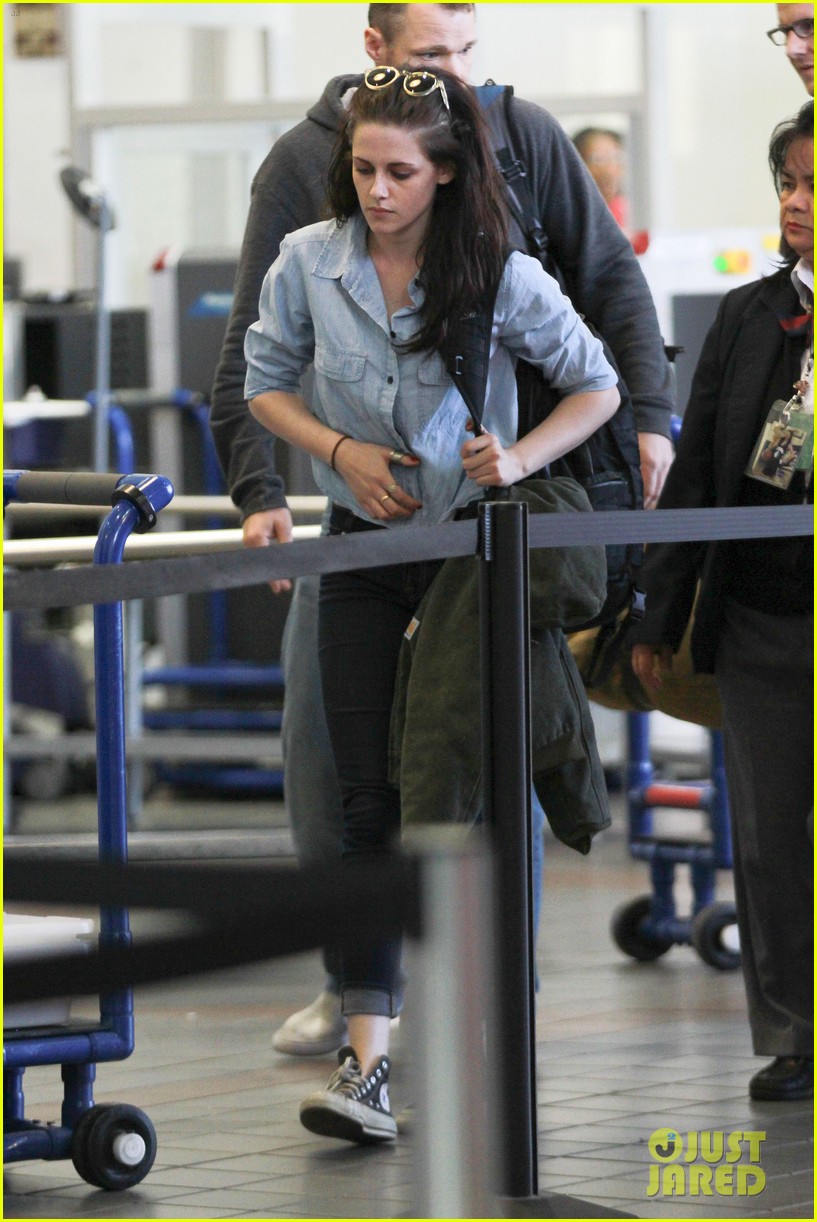 Kristen Stewart: Frequent Flyer: Photo 2634497 | Kristen Stewart Photos