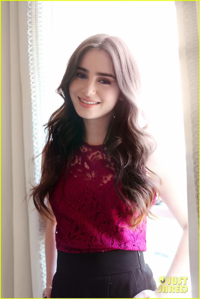 Lily Collins Exclusive Interview! Photo 2643576