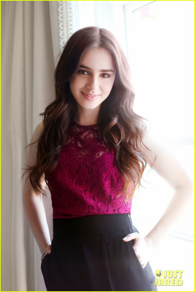 Lily Collins Exclusive Interview! Photo 2643581