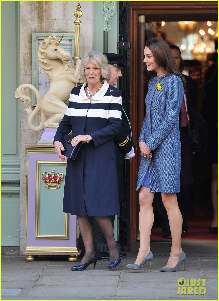 Duchess Kate Fortnum & Mason Store Visit with Camilla! Photo 2634877