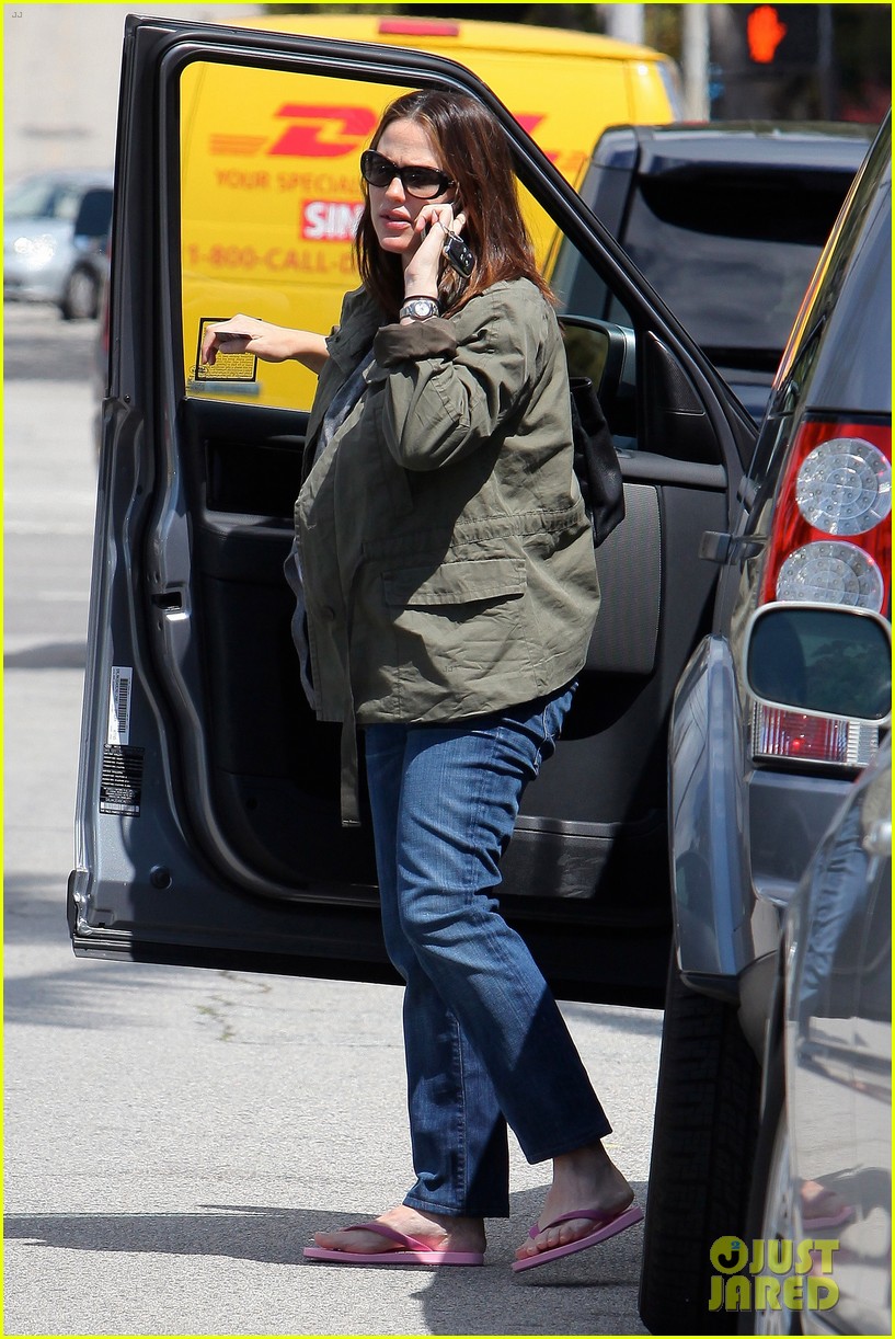 Jennifer Garner: Mani Pedi Pampering: Photo 2642674 | Jennifer Garner