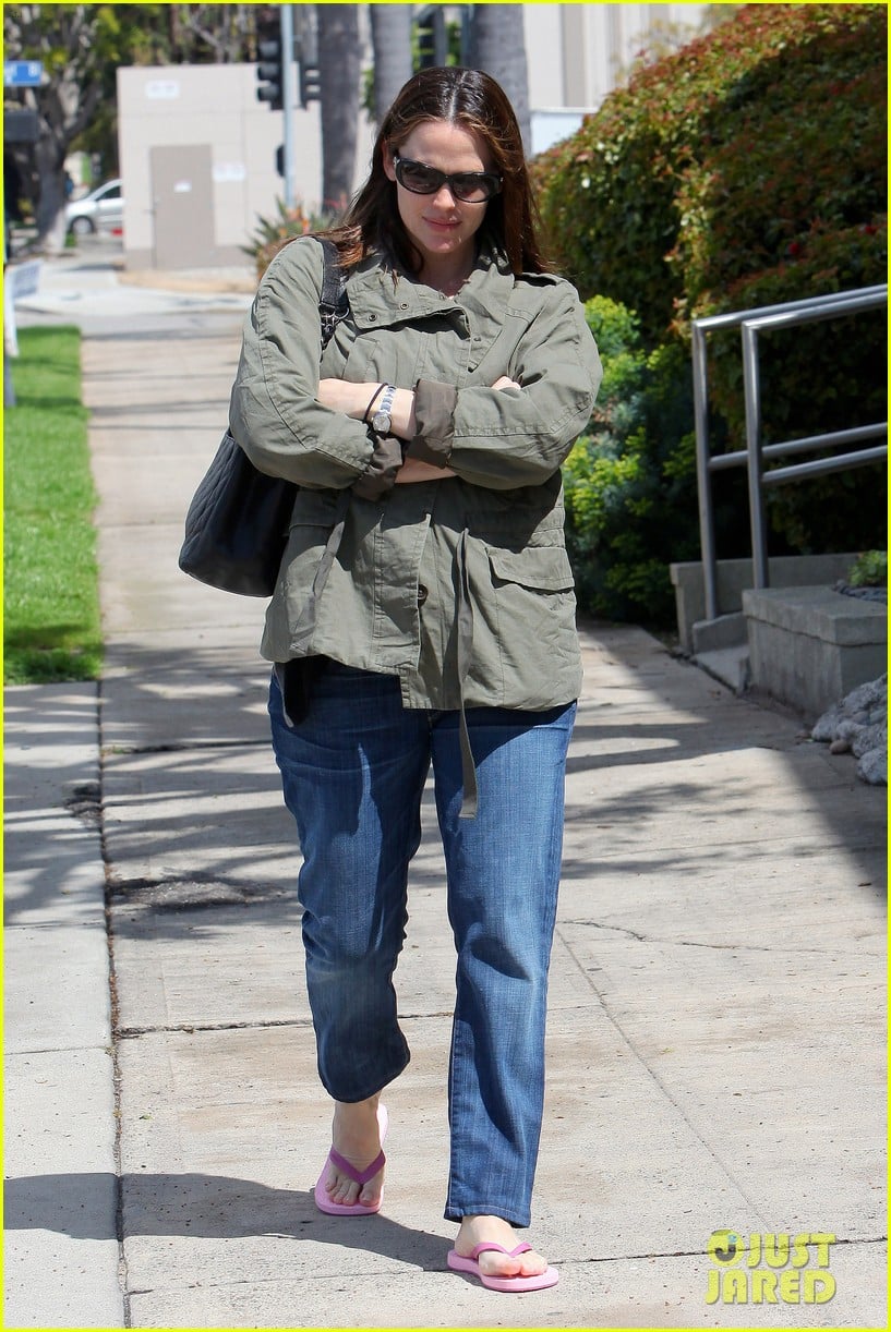 Photo: jennifer garner nail salon pacific palisades 05 | Photo 2642678