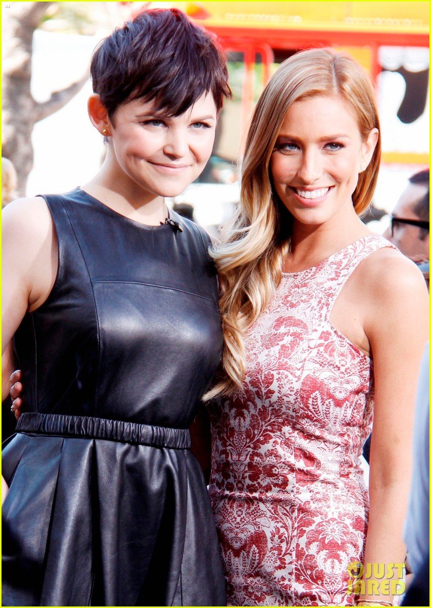 Ginnifer Goodwin 'Extra' Appearance at the Grove! Photo 2635613