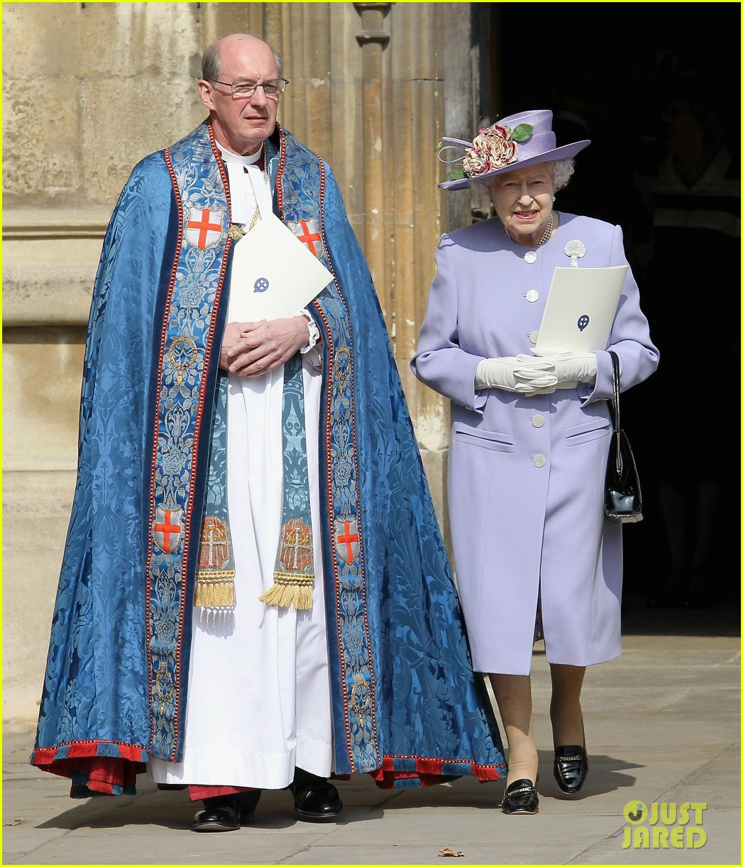 Prince Harry Church Service With Queen & Royal Family Photo 2643764
