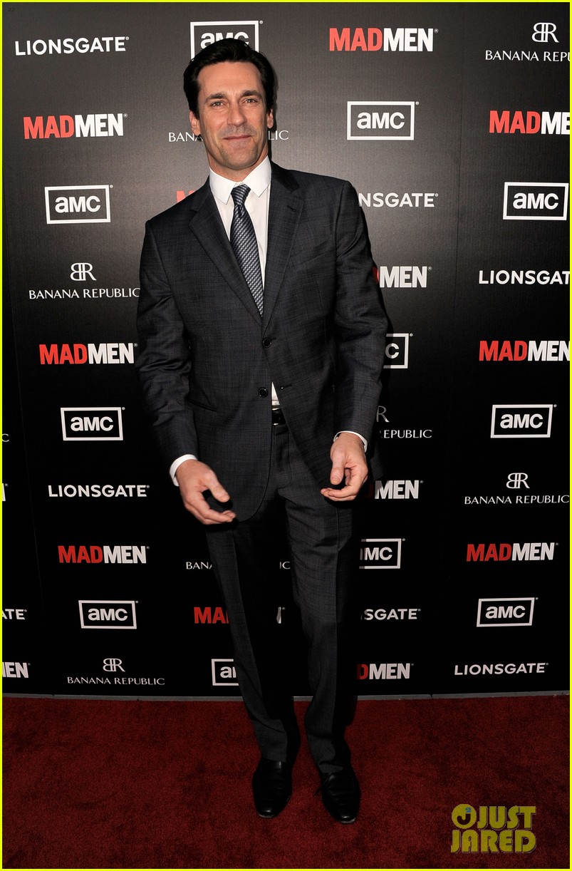 January Jones & Jon Hamm 'Mad Men' Season 5 Premiere! Photo 2639070