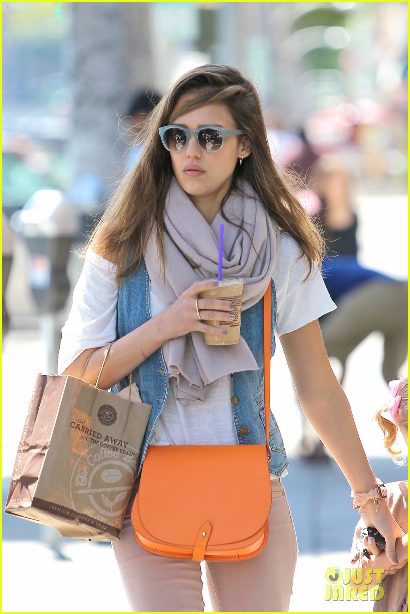 Jessica Alba & Honor Coffee Shop Stop Photo 2644889 Cash Warren