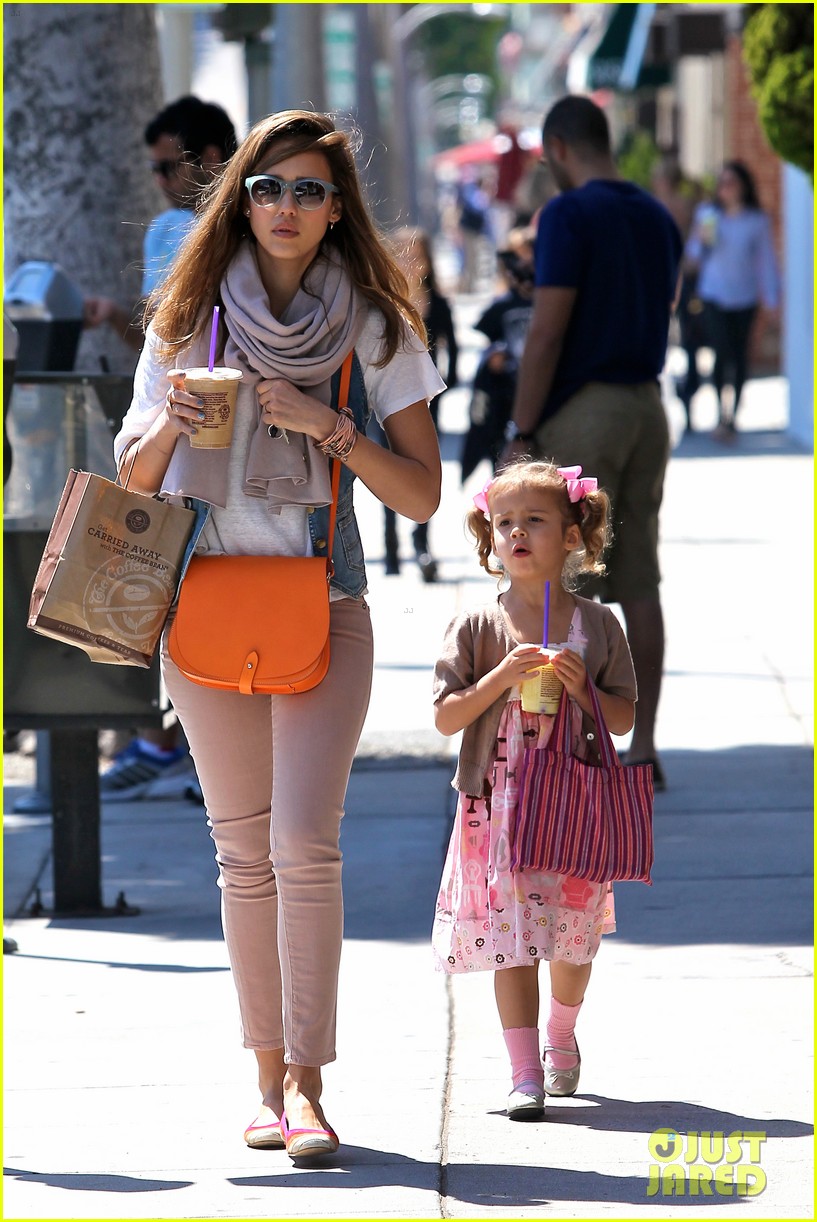 Jessica Alba & Honor Coffee Shop Stop Photo 2644891 Cash Warren