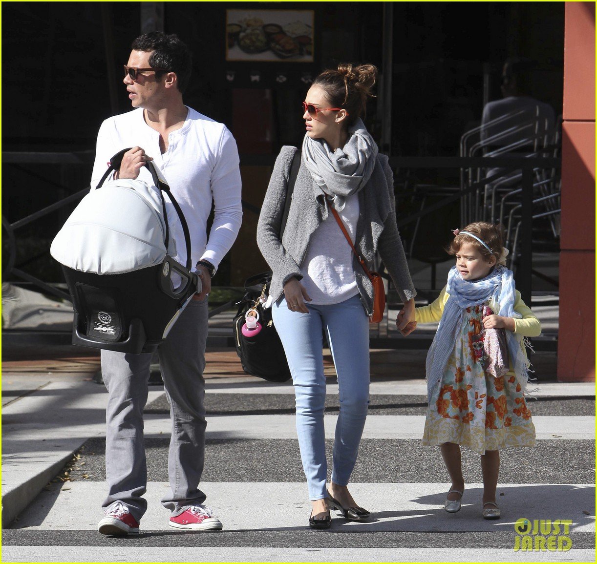 Jessica Alba Happy Easter! Photo 2646673 Cash Warren, Celebrity