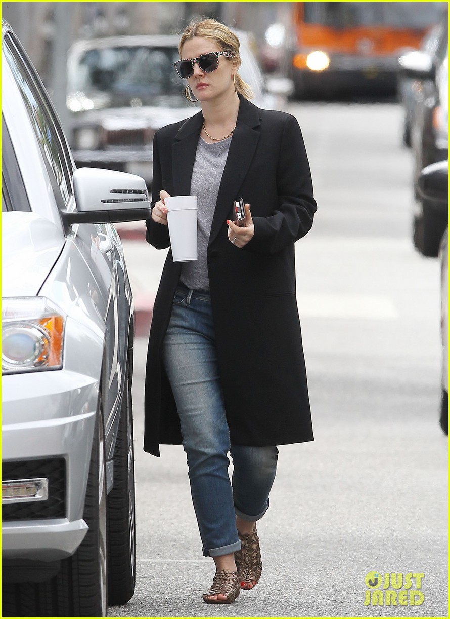Drew Barrymore: Thursday Office Visit: Photo 2654194 | Drew Barrymore
