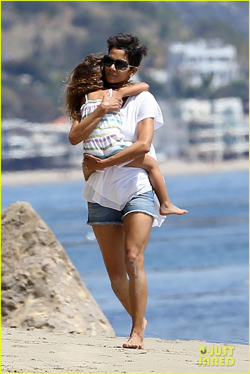 Halle Berry & Olivier Martinez Malibu Beach Time with Nahla! Photo