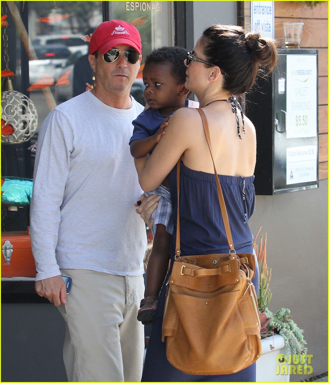 Sandra Bullock Antiquing with Louis! Photo 2655368 Celebrity Babies(01)