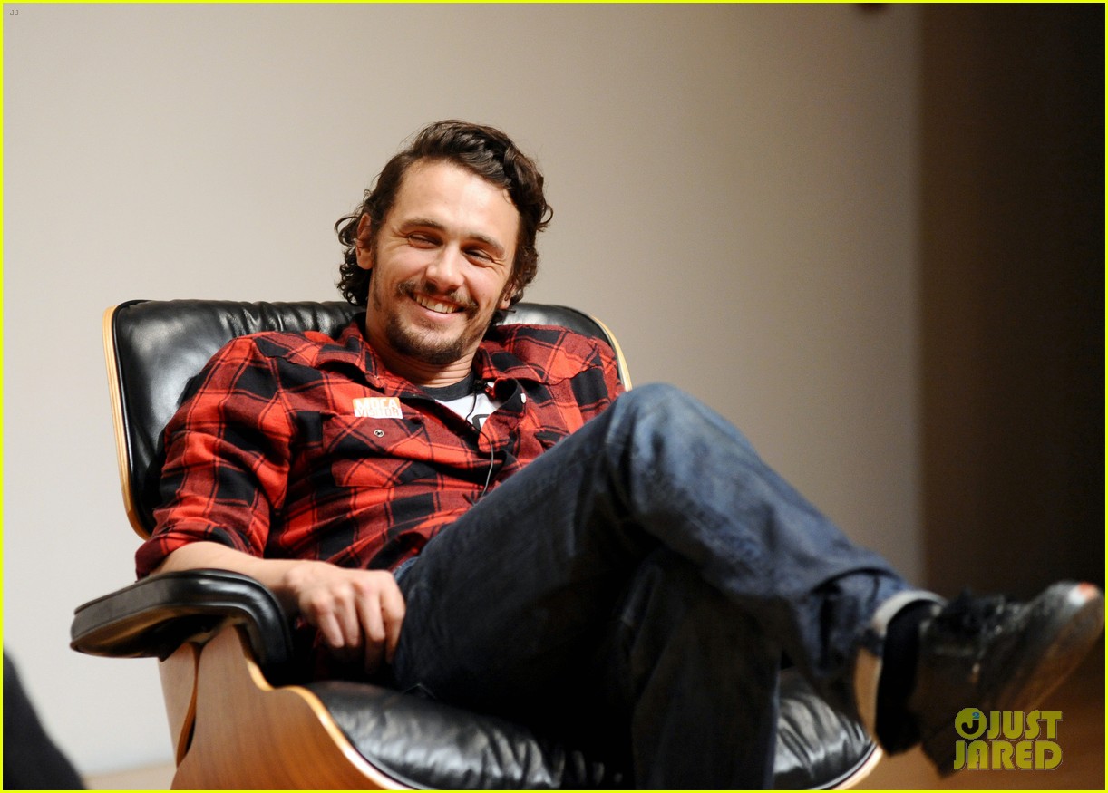 James Franco Book Signing at MOCA! Photo 2649649 James Franco