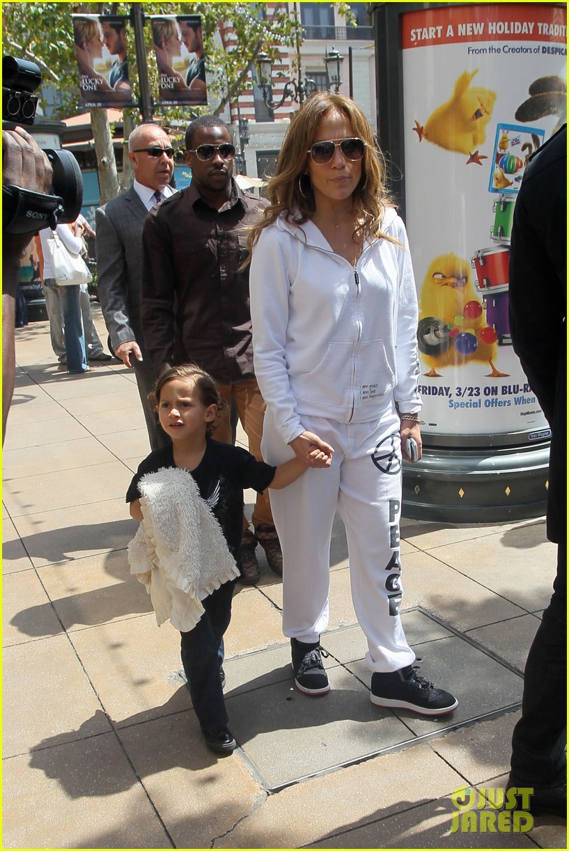 Jennifer Lopez Easter Bunny with the Twins! Photo 2645657 Celebrity