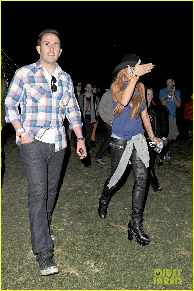 Lindsay Lohan: Coachella with Mystery Man!: Photo 2648841 | Lindsay