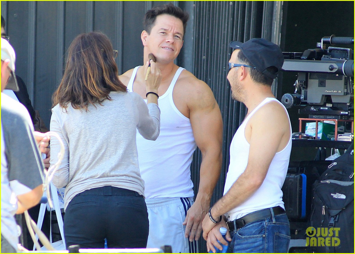 Mark Wahlberg: 'Pain And Gain' Set with Dwayne Johnson!: Photo 2645179