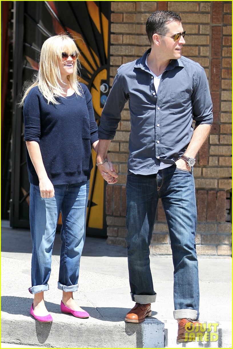Reese Witherspoon & Jim Toth Abbot Kinney Couple Photo 2649332 Jim(02)
