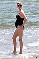 reese witherspoon baby bump beach