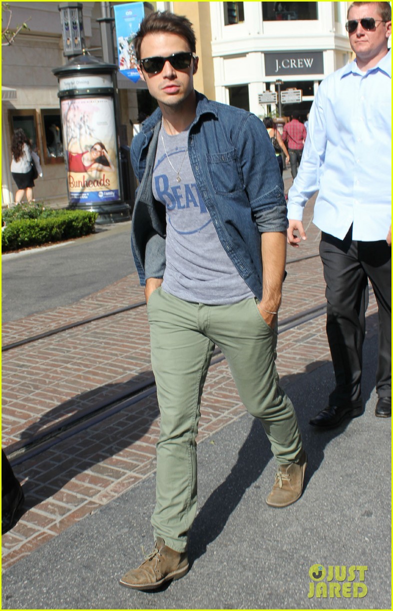 Kris Allen: ‘Thank You Camellia’ on ‘Extra’: Photo 2660880 | Kris Allen