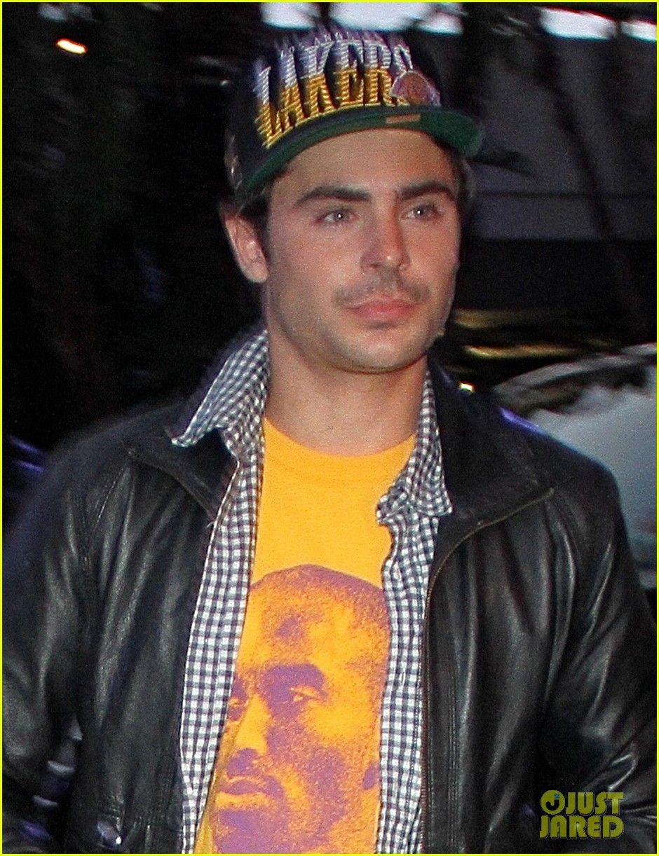 zac-efron-kobe-bryant-t-shirt-at-lakers-game-photo-2661301-kanye