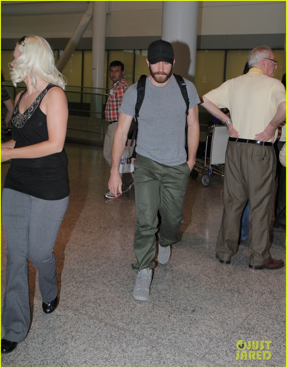 Jake Gyllenhaal Yankees Fan in Toronto! Photo 2667322 Jake