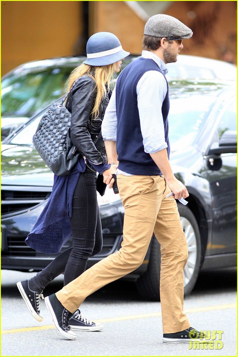 Blake Lively & Ryan Reynolds Visit Vancouver Photo 2658238 Blake