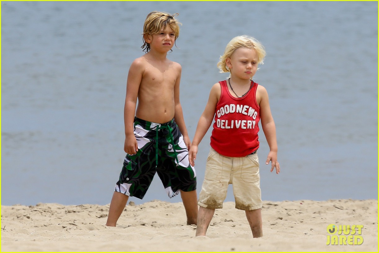 Gwen Stefani: Beach Day with the Boys: Photo 2664665 | Celebrity Babies