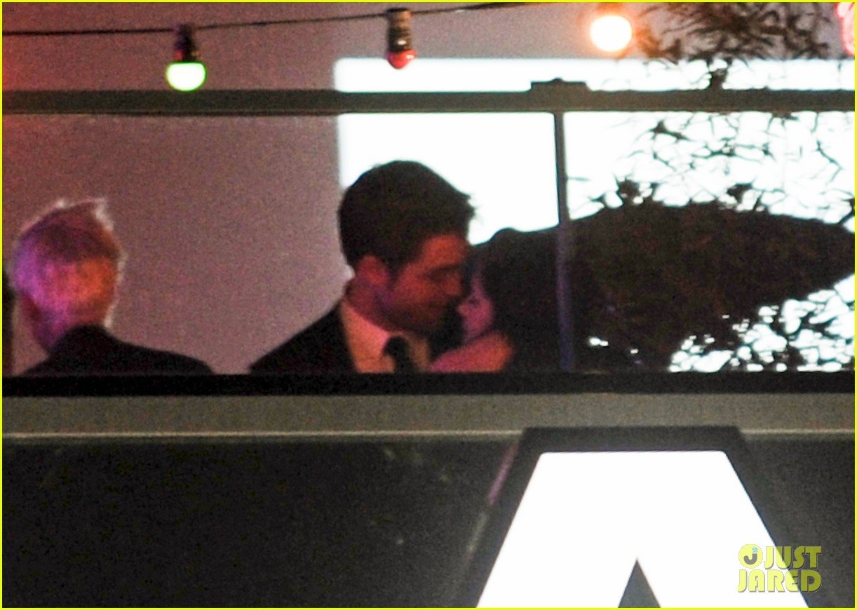 Robert Pattinson & Kristen Stewart Kiss at Cannes Film Festival Photo