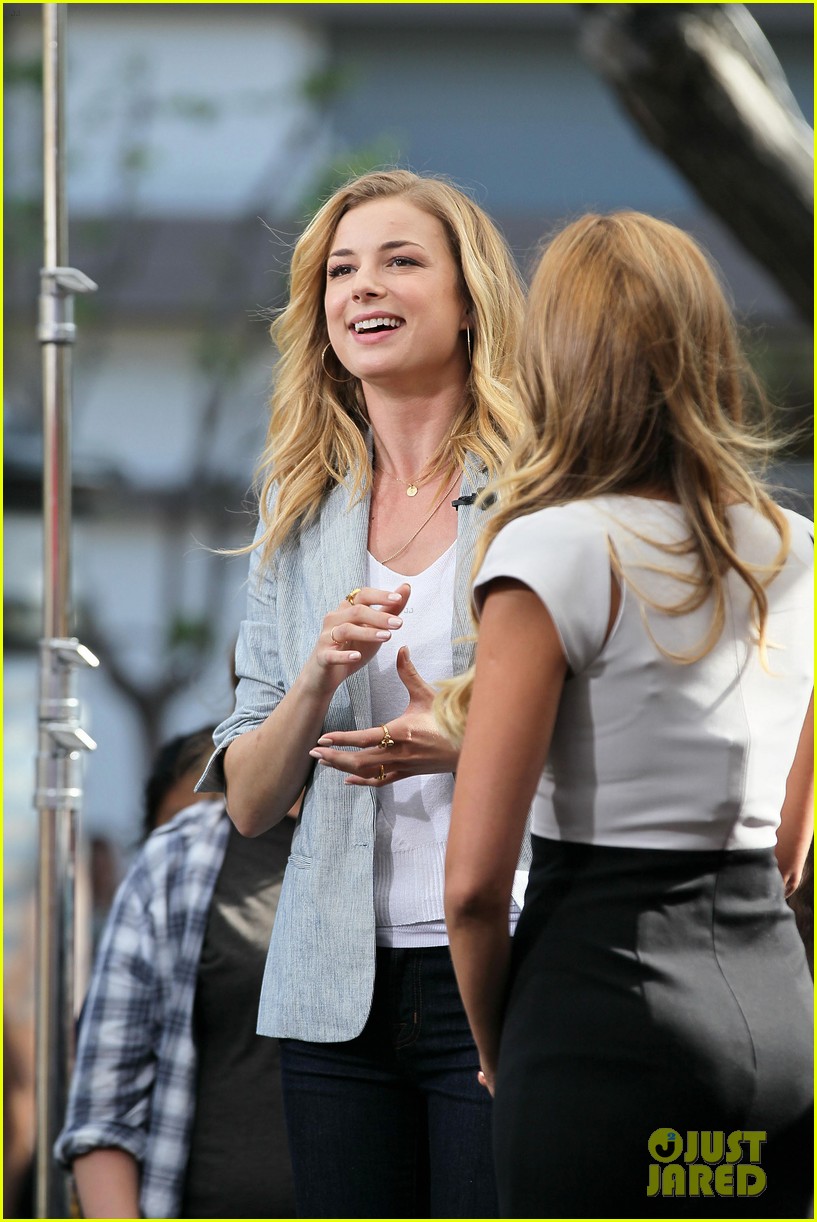 Emily VanCamp: 'Revenge' Renewed for Second Season!: Photo 2659879 ...