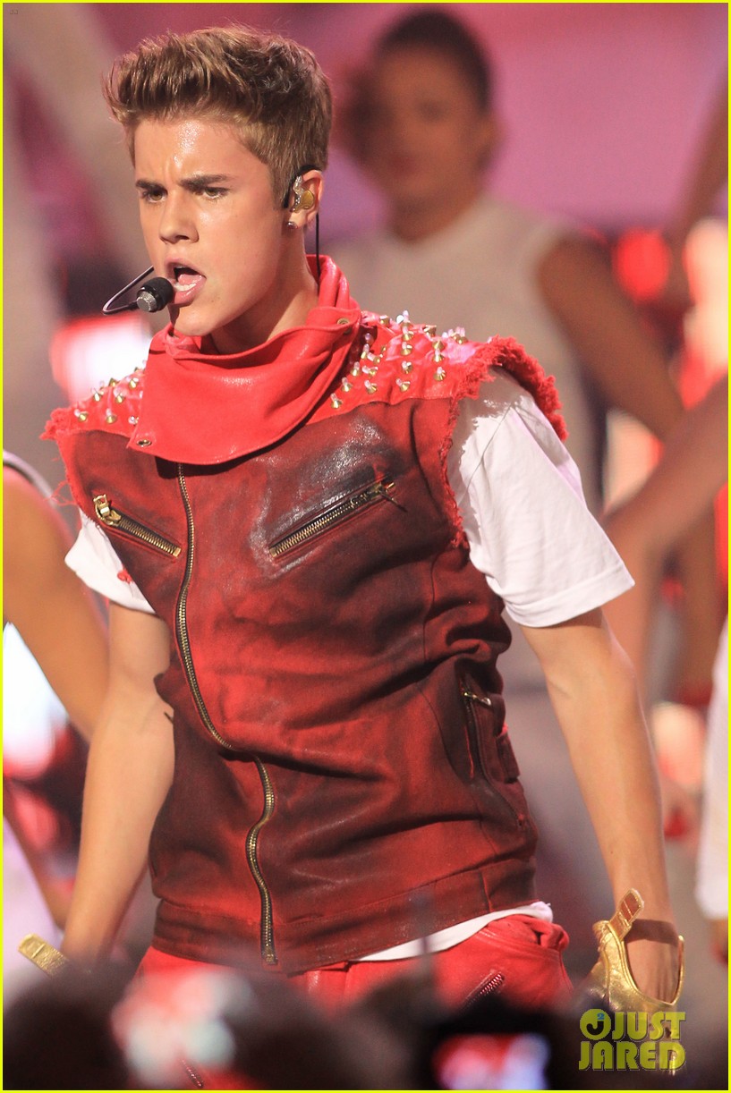 Justin Bieber - MMVA Performance!: Photo 2676559 | Justin Bieber Photos ...