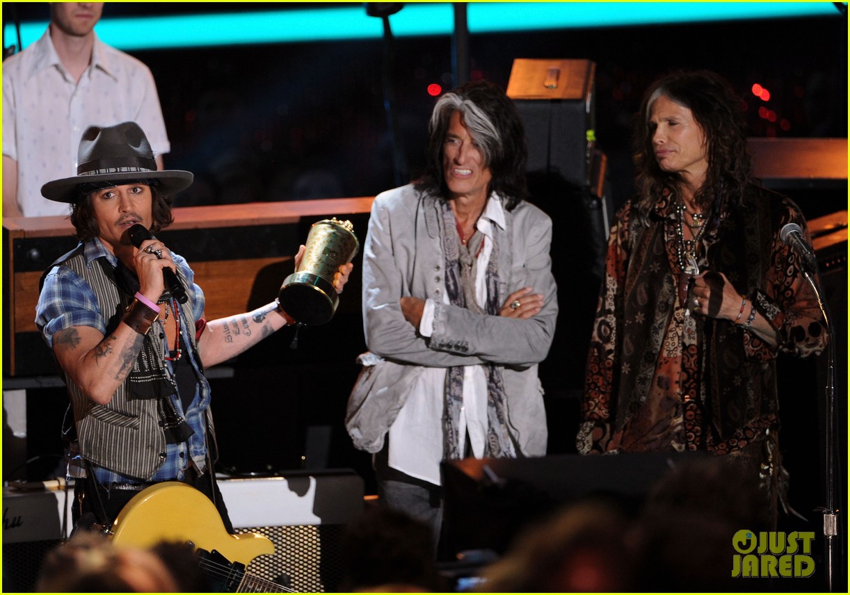 Johnny Depp & Black Keys' MTV Movie Awards Performance Watch Now