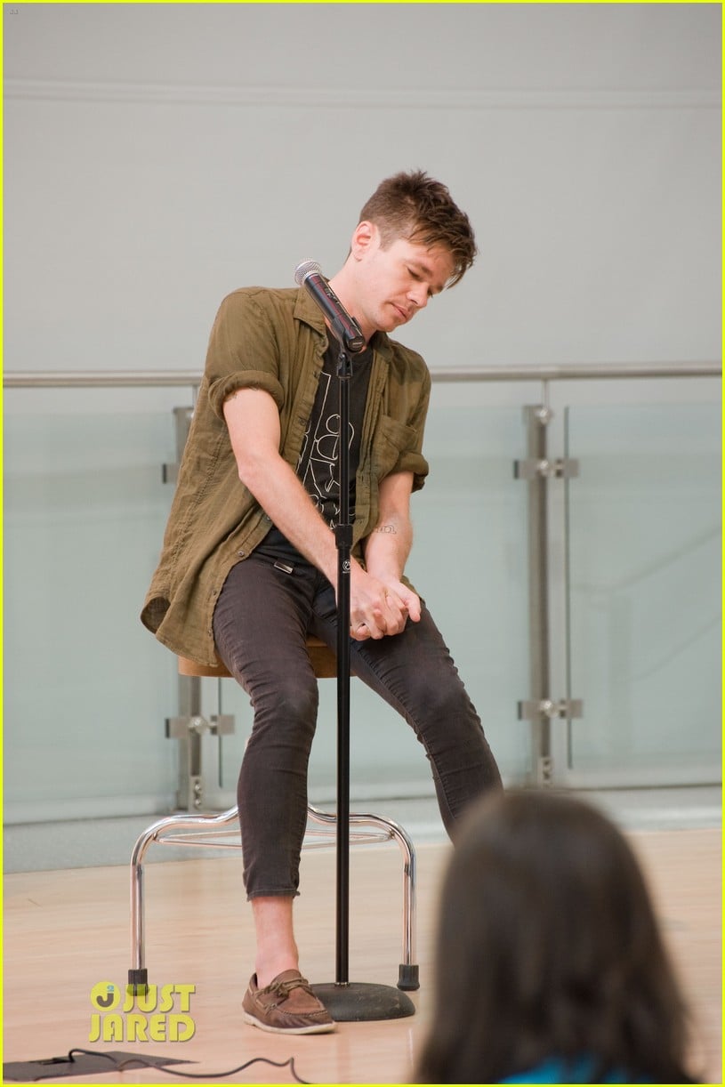 Fun Get Well Soon Tour! Photo 2678679 Benny Blanco Photos Just Jared Celebrity News and