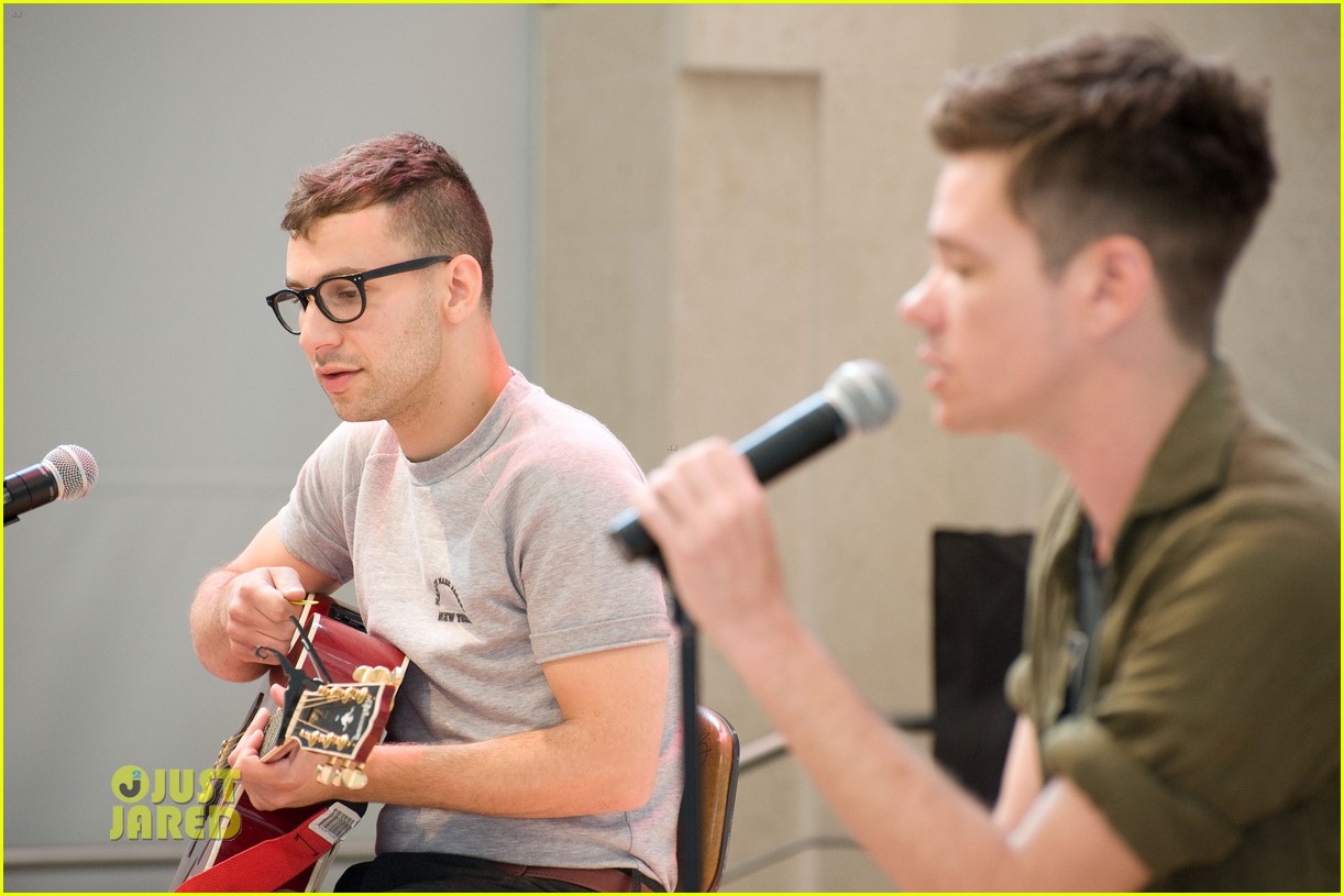 Fun Get Well Soon Tour! Photo 2678694 Benny Blanco Photos Just Jared Celebrity News and
