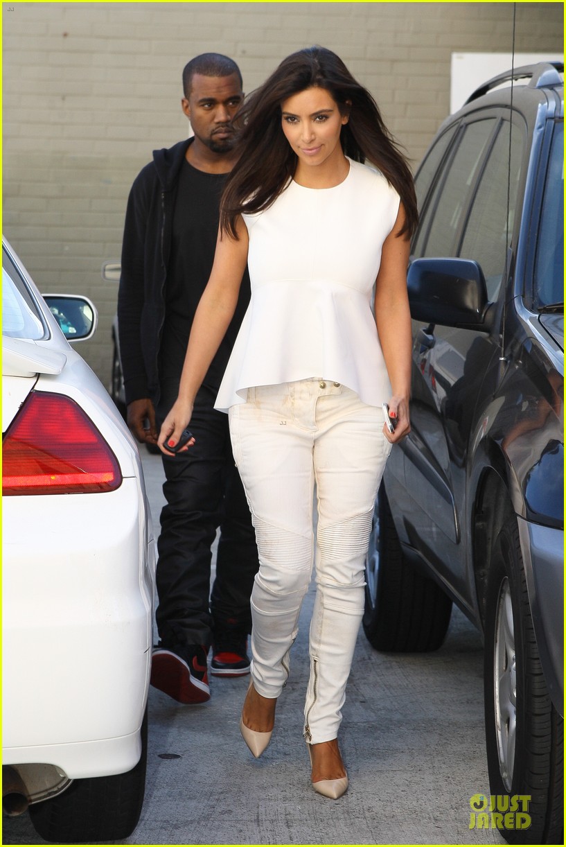 Kim Kardashian Cooks Kanye West Soul Food Photo 2680938 Kanye West