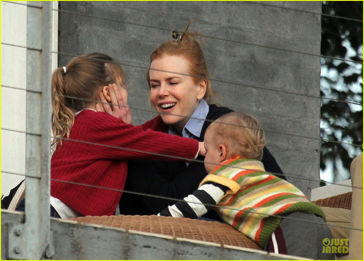 Nicole Kidman: Birthday Kisses from Sunday Rose!: Photo 2677955