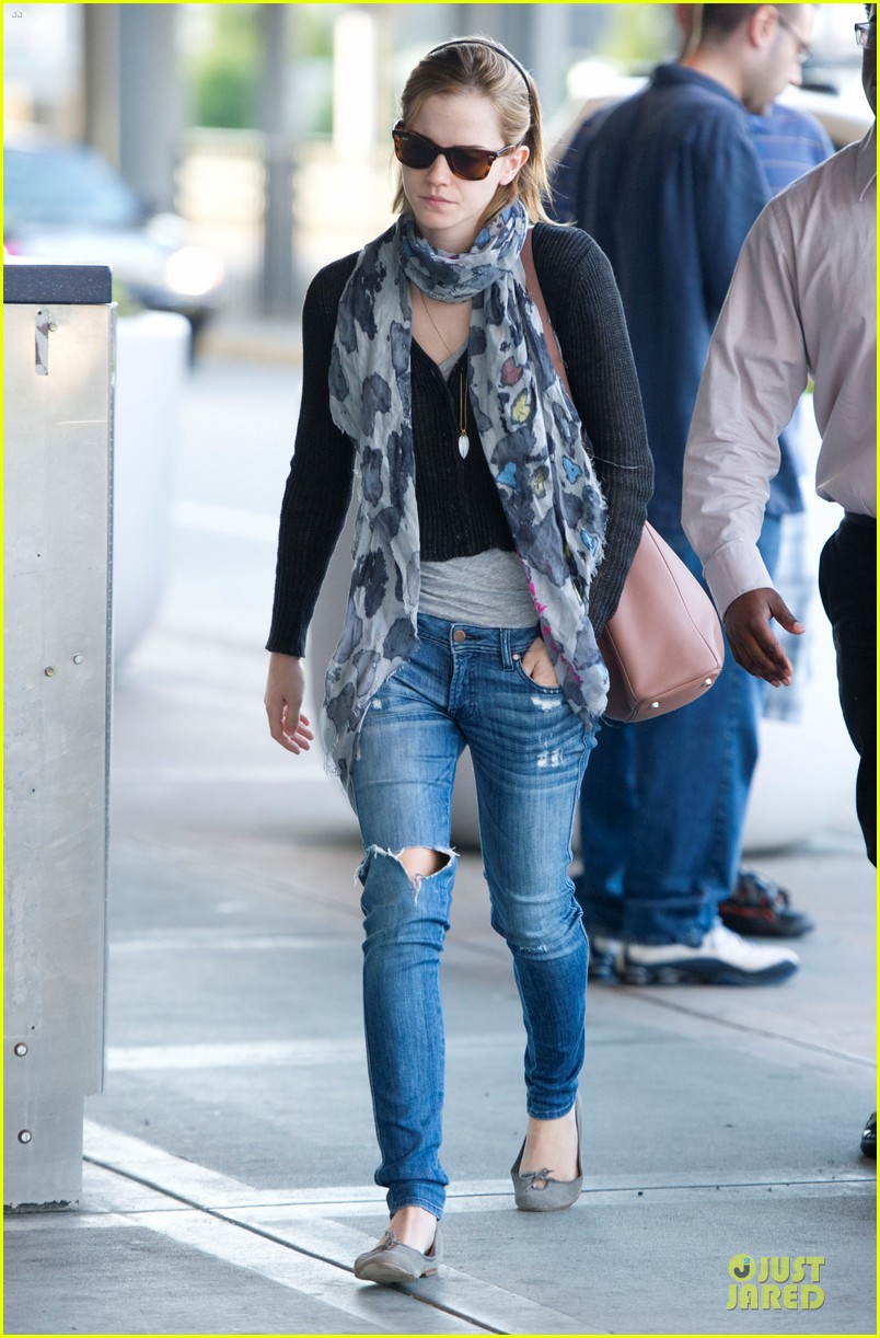 Emma Watson 'Staying Away' from Blockbuster Franchises: Photo 2675387