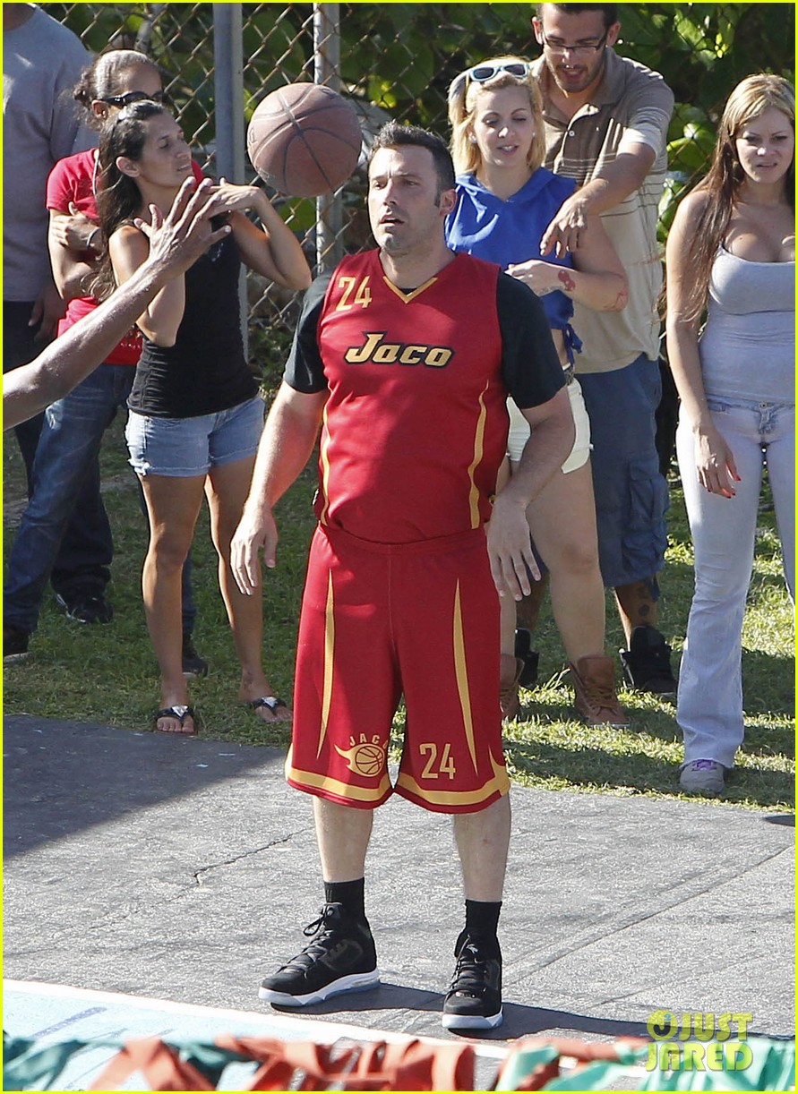 Photo ben affleck runner runner basketball 09 Photo 2691106 Just Jared