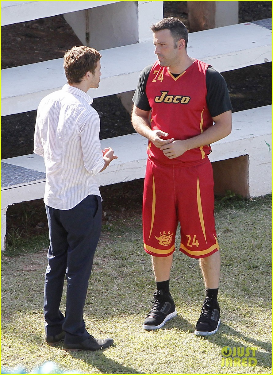 Ben Affleck 'Runner, Runner' Basketball! Photo 2691113 Ben Affleck