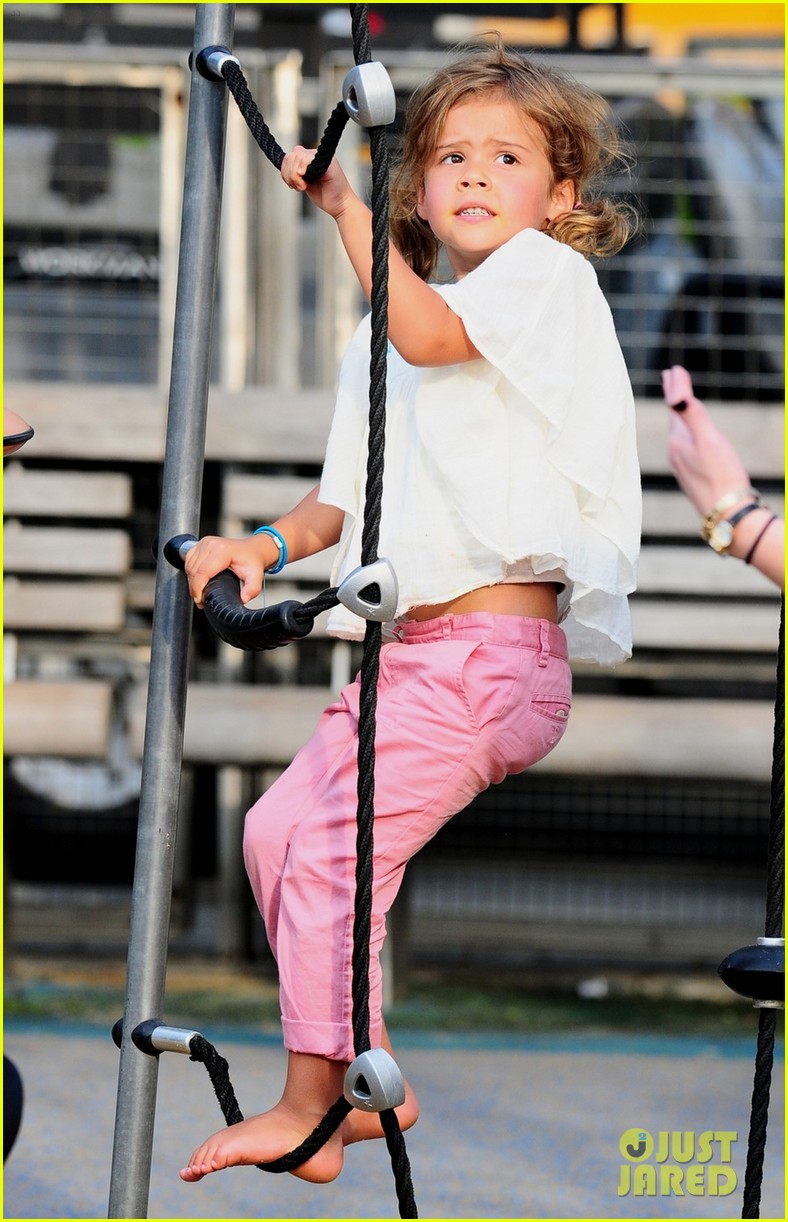 Jessica Alba Park Playdate with Honor & Haven! Photo 2693040 Cash