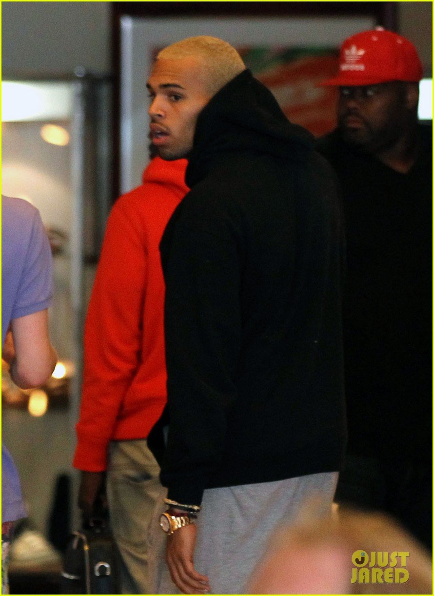 Chris Brown: New Bleach Blonde Hair!: Photo 2690519 | Chris Brown Pictures  | Just Jared