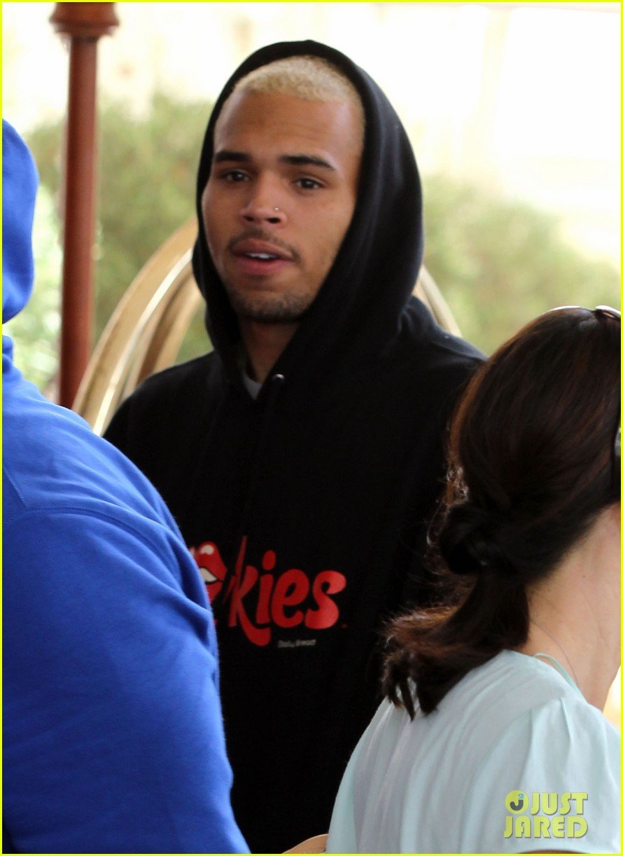 Chris Brown: New Bleach Blonde Hair!: Photo 2690524 | Chris Brown Pictures  | Just Jared