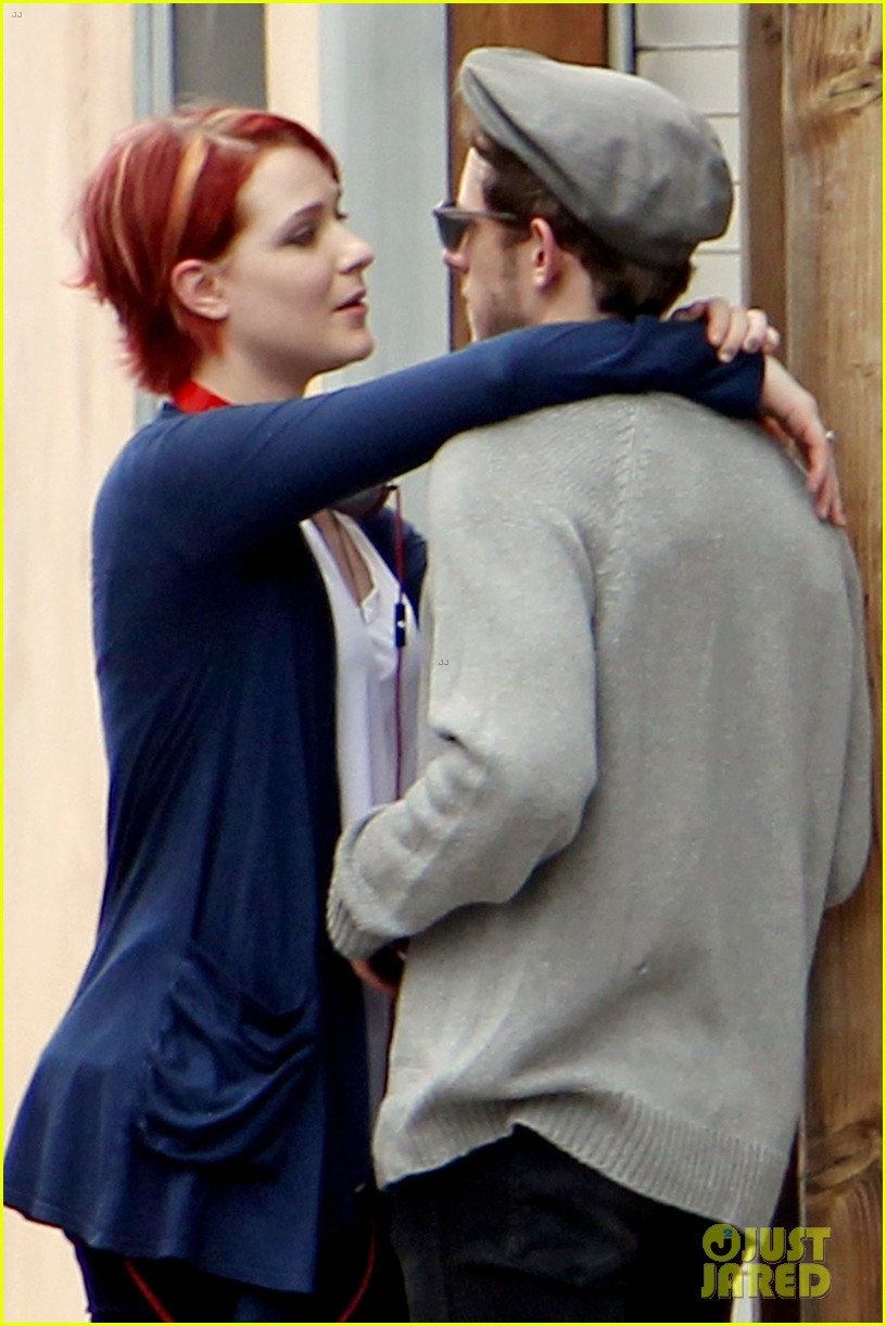 Evan Rachel Wood & Jamie Bell Reunion Kisses! Photo 2683769 Evan