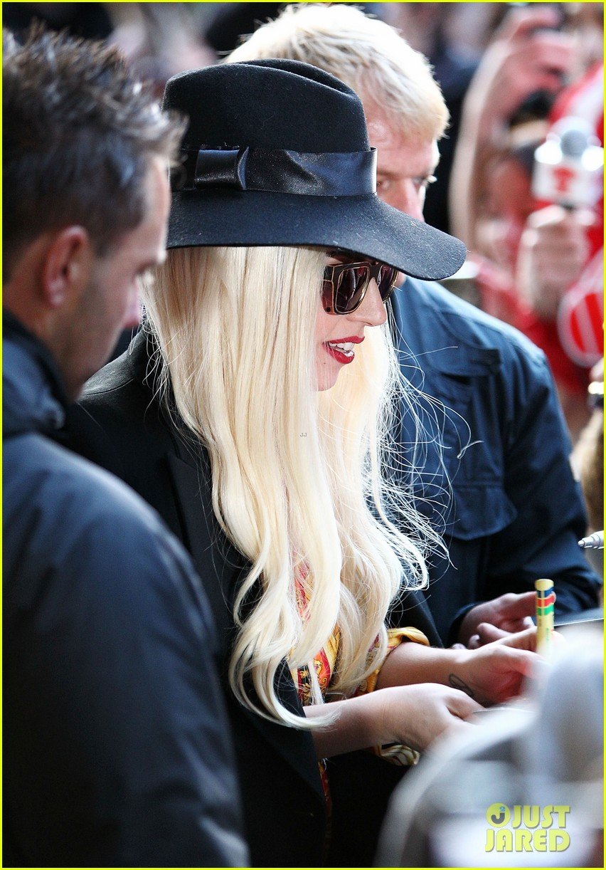 Lady Gaga Joins 'Machete Kills' New Poster Revealed! Photo 2692380