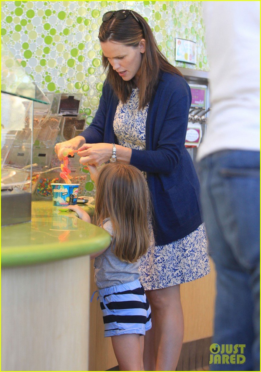 Jennifer Garner & Seraphina Frozen Yogurt Stop! Photo 2684810 Ben