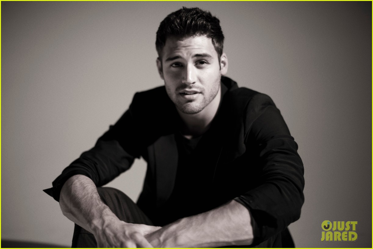 Ryan Guzman Shirtless Pretty Little Liars