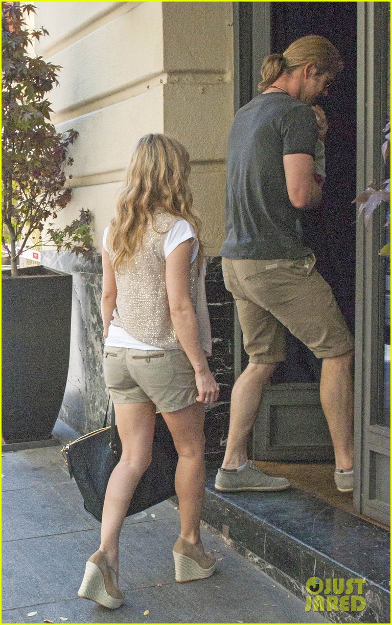 Chris Hemsworth & Elsa Pataky: Thyssen Museum with India!: Photo