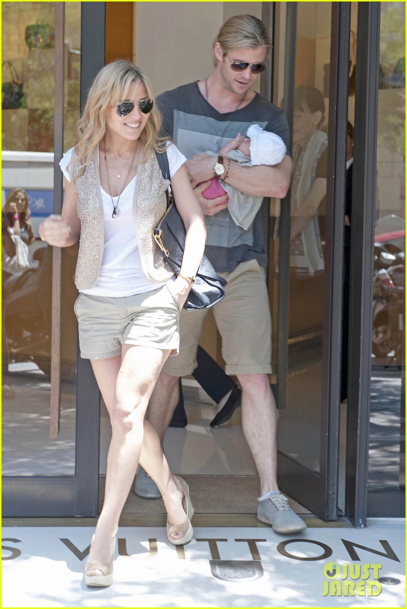 Chris Hemsworth & Elsa Pataky: Thyssen Museum with India!: Photo