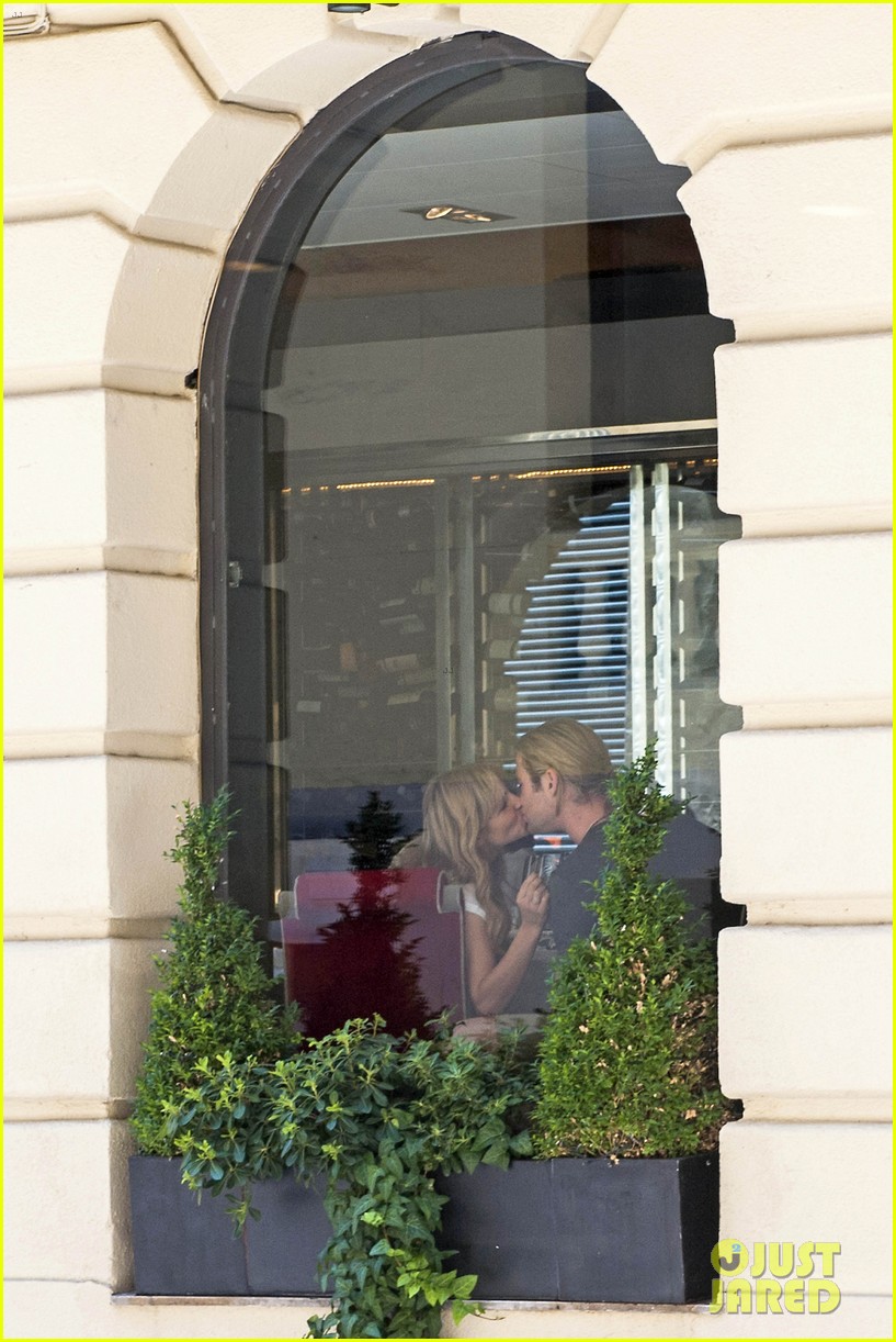 Chris Hemsworth & Elsa Pataky: Thyssen Museum with India!: Photo