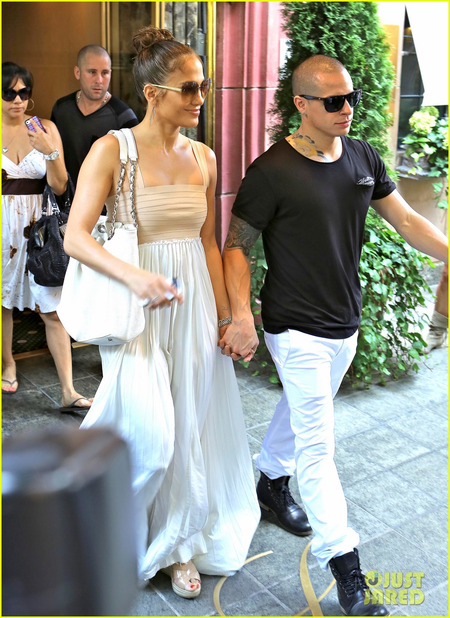 Jennifer Lopez: Birthday Lunch with Casper Smart!: Photo 2691479