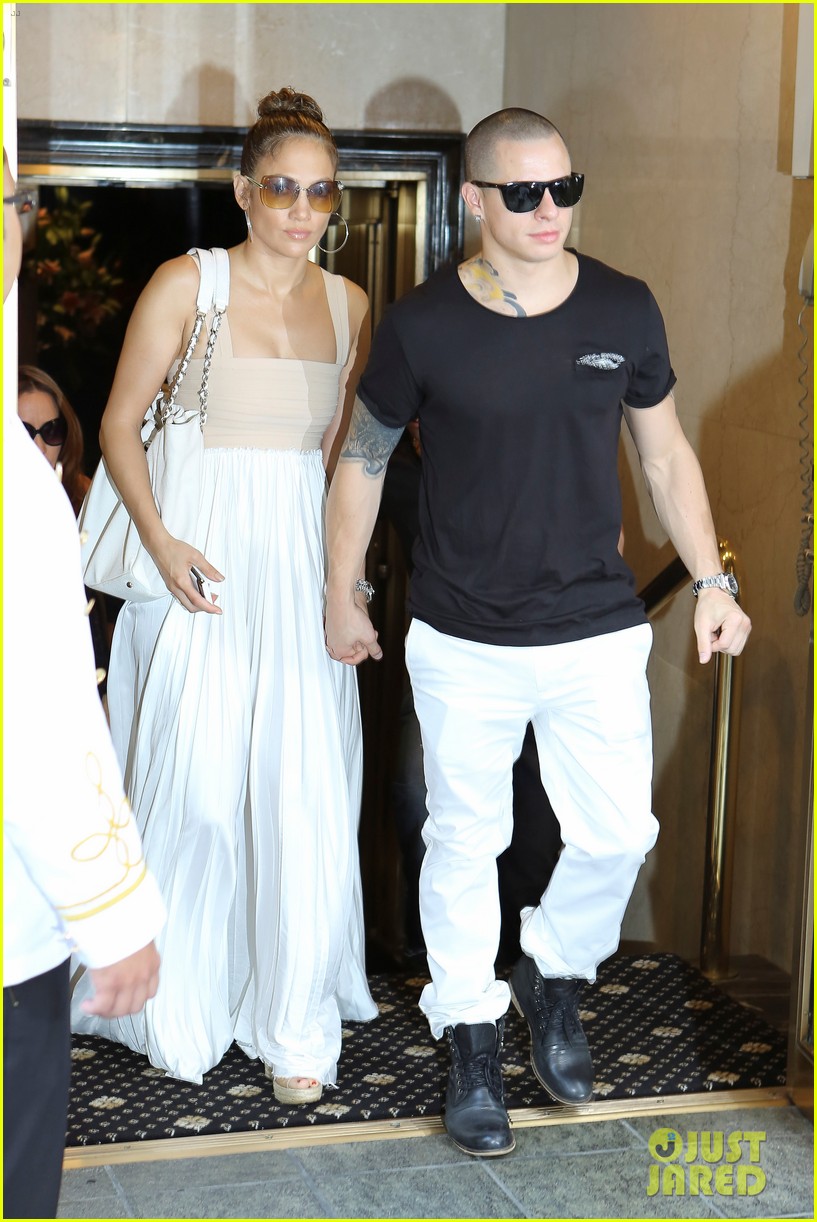 Jennifer Lopez: Birthday Lunch with Casper Smart!: Photo 2691484